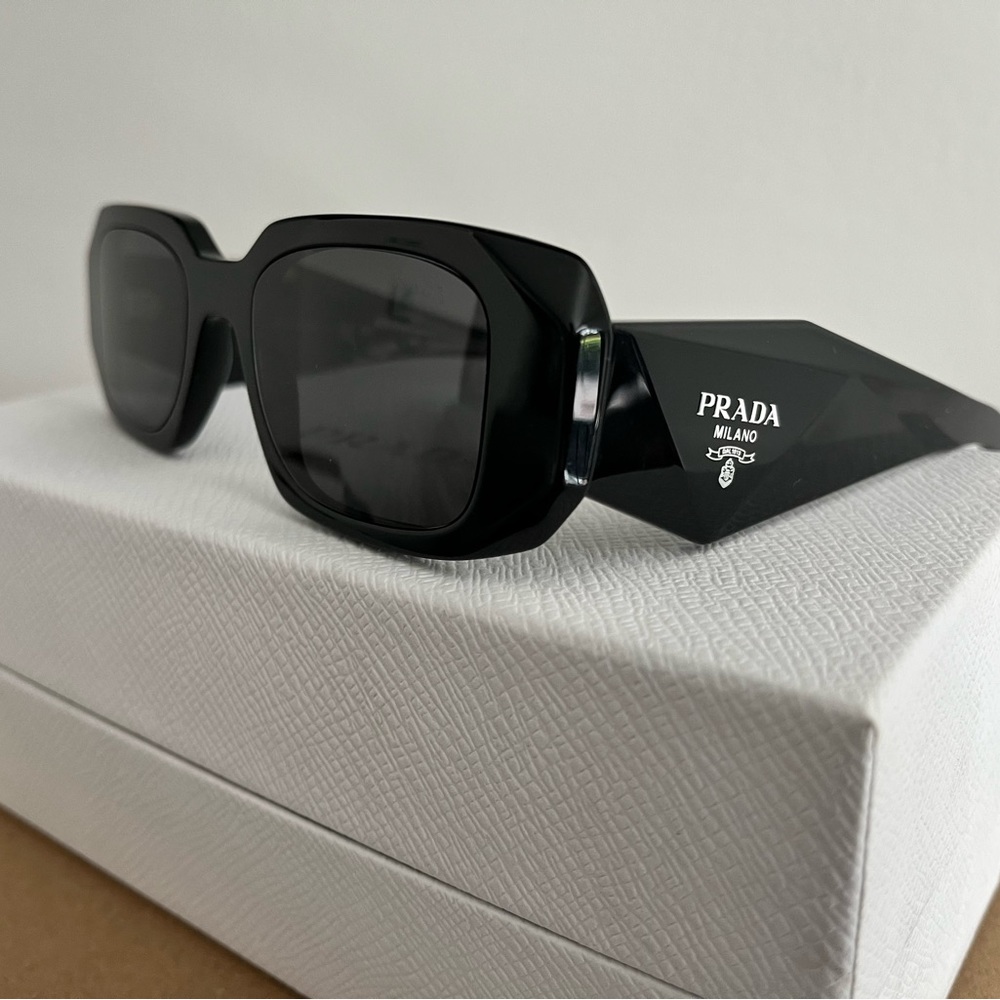 NBW Authentic Prada sunglasses